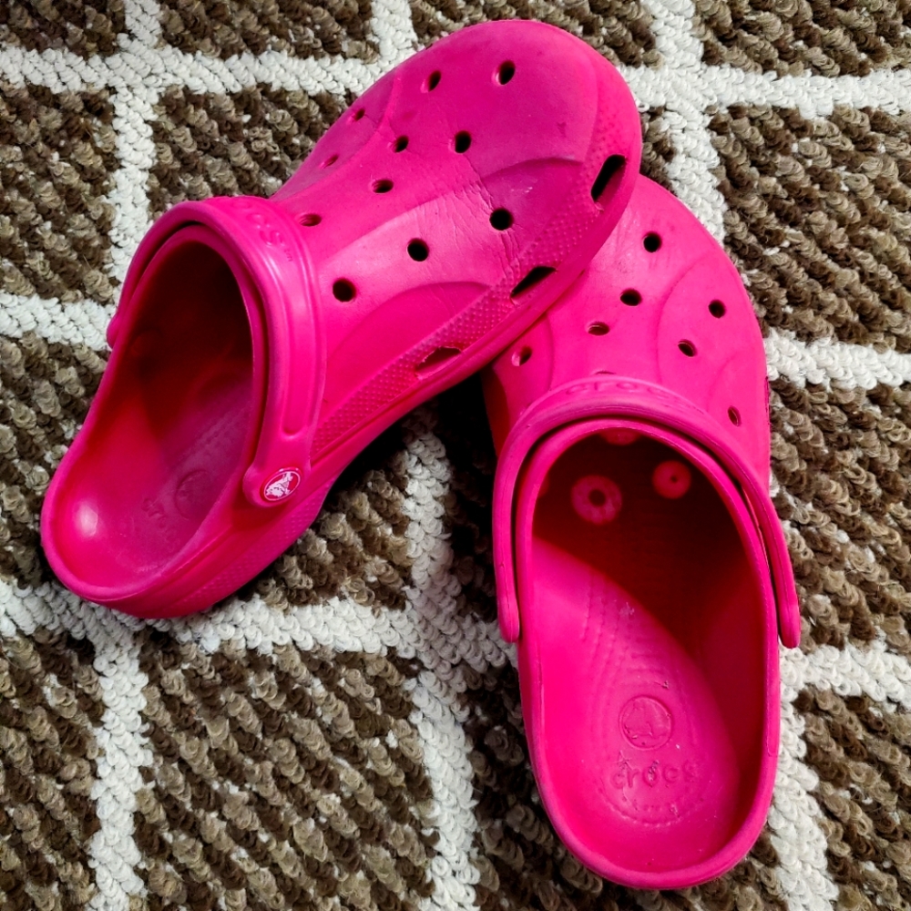 PINK Crocs